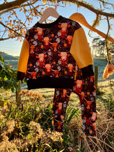 Load image into Gallery viewer, Highland Cow Oversized Sweatshirt