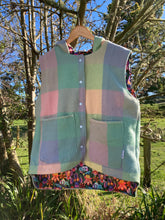 Load image into Gallery viewer, Womens Woollen Vest