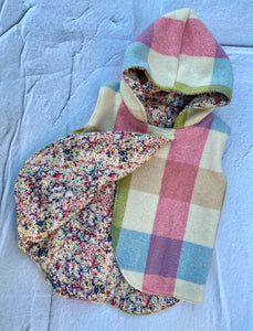 Woollen Vest with hood  4 Years