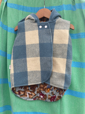 Woollen Vest with hood 12-18 Months